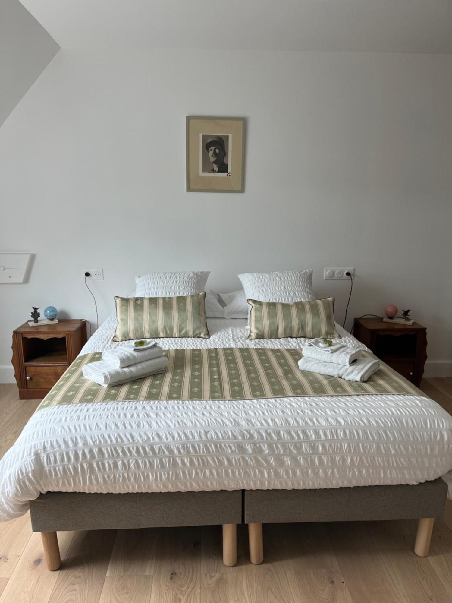 Chambre D'Hotes Le Domaine De La Vallee Saint-Martin-de-Varreville Экстерьер фото